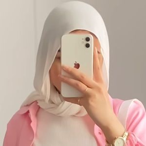 Meet your Posher, Zahra